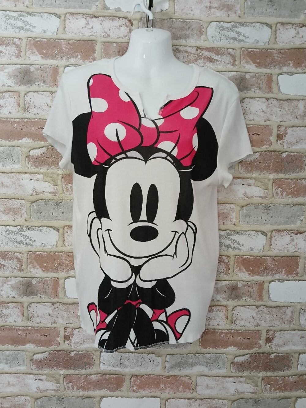 Disney Minnie Mouse Tee Size Junior 15/17 - XL/XG
